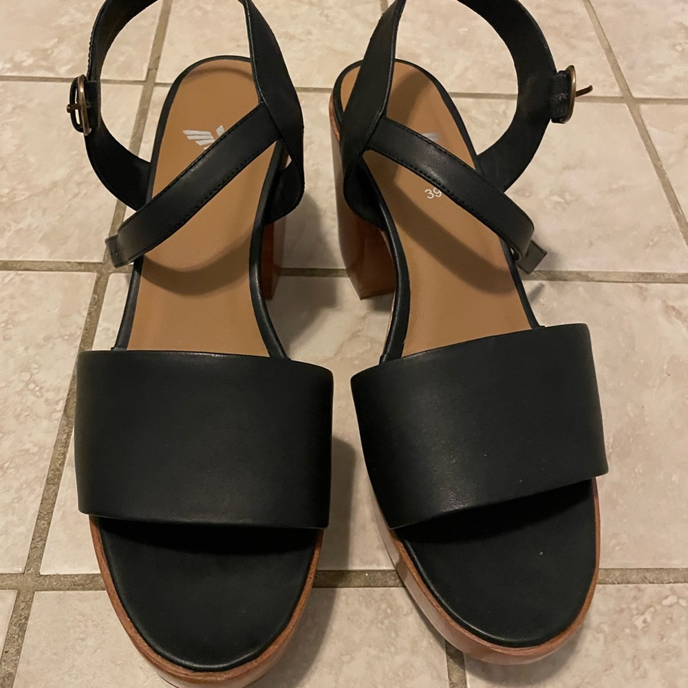 Fortress of Inca Hannah sandals